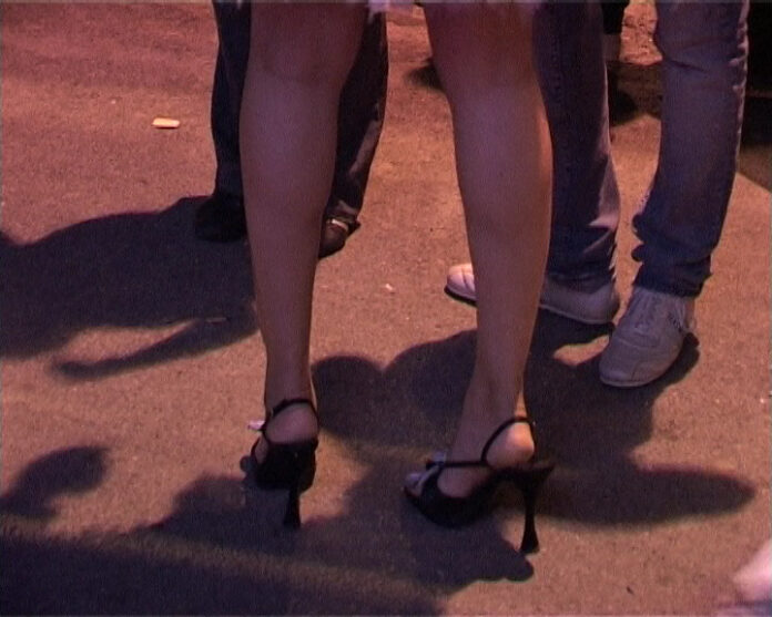 VIOLENZA-SUI-NAVIGLI.jpg